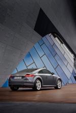 Audi TT Coupe 2.0 TFSI Quattro 2015 года (AU)